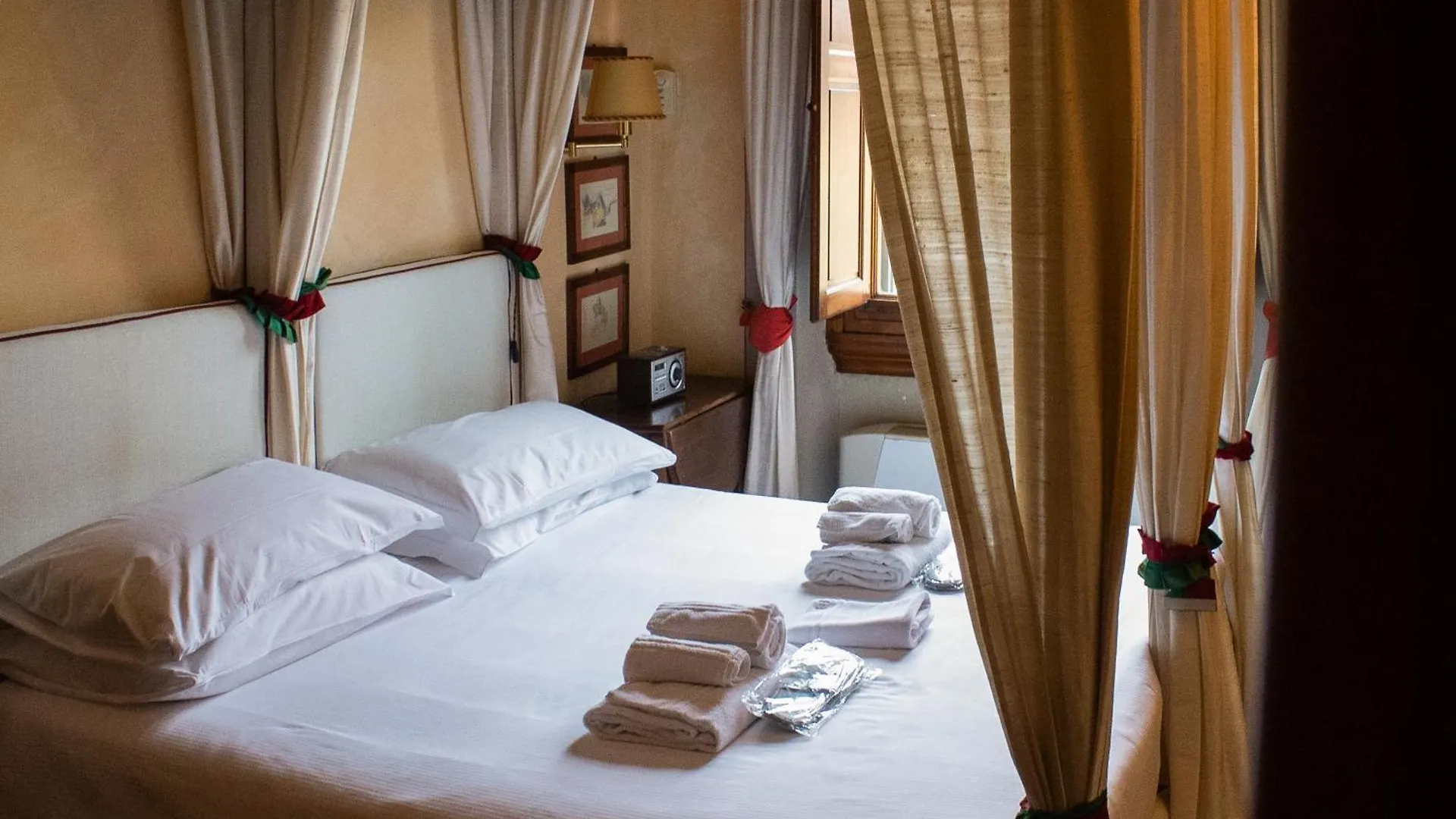Bed and Breakfast Antica Dimora Johlea Флоренция 3*,